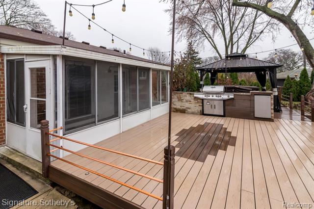 Builiding view thirty five for 32501 Eiffel, Warren, MI. 48088