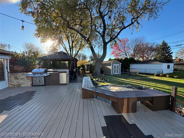 Builiding view thirty three for 32501 Eiffel, Warren, MI. 48088