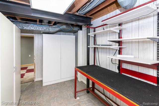 Builiding view thirty for 32501 Eiffel, Warren, MI. 48088