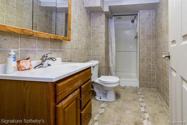 Builiding view twenty three for 32501 Eiffel, Warren, MI. 48088