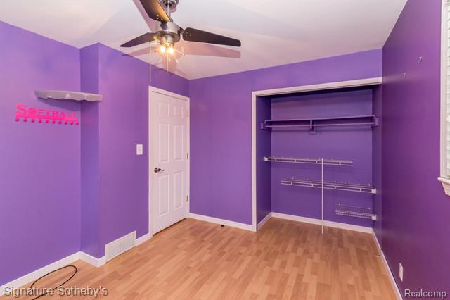 Builiding view twenty for 32501 Eiffel, Warren, MI. 48088