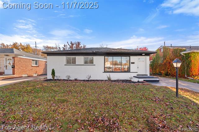 Builiding view one for 22900 Playview, Saint Clair Shores, MI. 48082