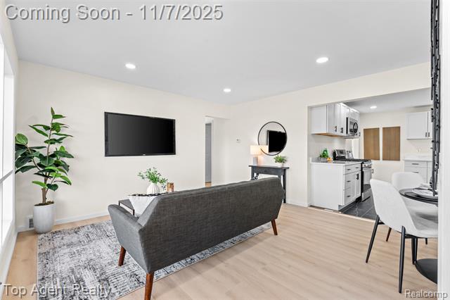 Builiding view six for 22900 Playview, Saint Clair Shores, MI. 48082