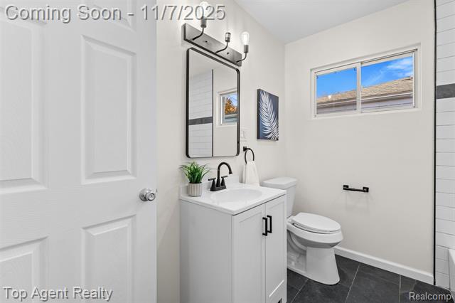 Builiding view sixteen for 22900 Playview, Saint Clair Shores, MI. 48082