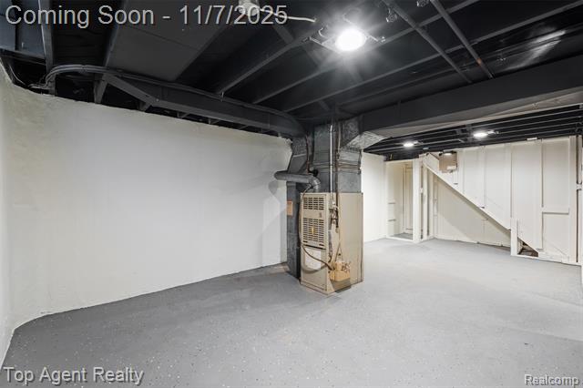 Builiding view twenty eight for 22900 Playview, Saint Clair Shores, MI. 48082