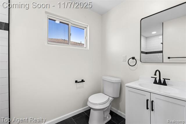 Builiding view twenty for 22900 Playview, Saint Clair Shores, MI. 48082