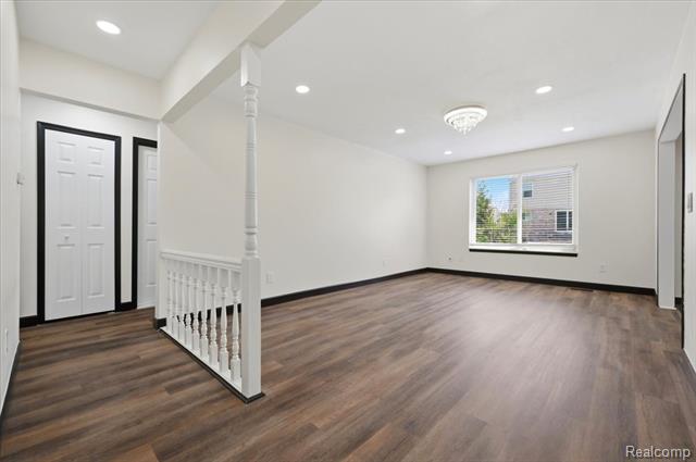 Builiding view five for 33058 Ione, Sterling Heights, MI. 48310