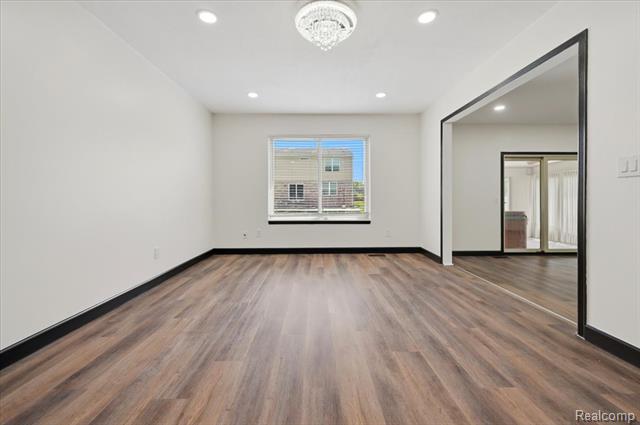 Builiding view six for 33058 Ione, Sterling Heights, MI. 48310