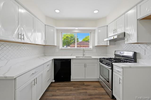 Builiding view ten for 33058 Ione, Sterling Heights, MI. 48310