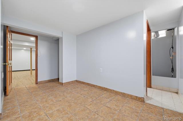 Builiding view twenty two for 33058 Ione, Sterling Heights, MI. 48310