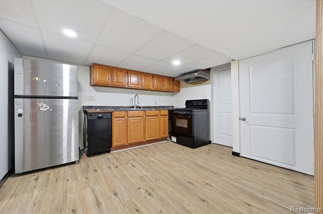 Builiding view twenty for 33058 Ione, Sterling Heights, MI. 48310