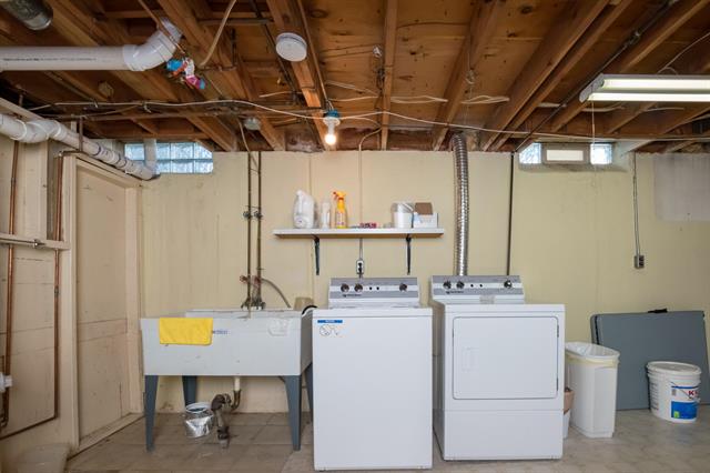 Builiding view forty two for 33230 Morrison, Sterling Heights, MI. 48312