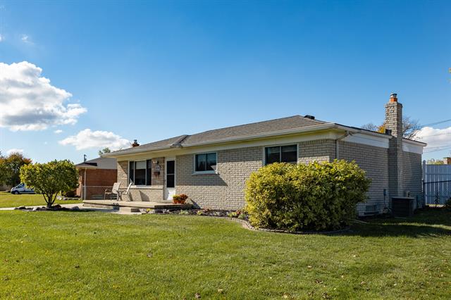 Builiding view one for 33230 Morrison, Sterling Heights, MI. 48312