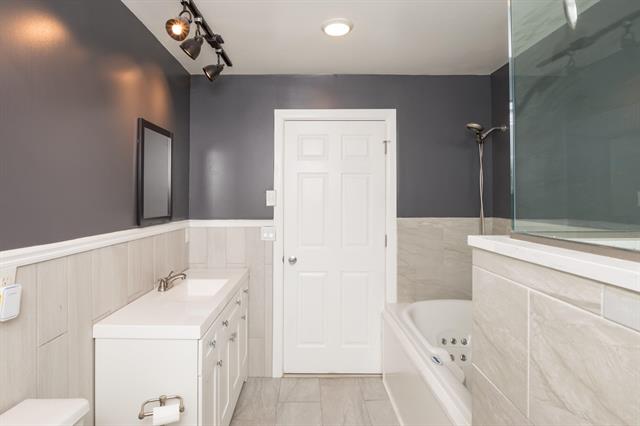 Builiding view thirty two for 33230 Morrison, Sterling Heights, MI. 48312