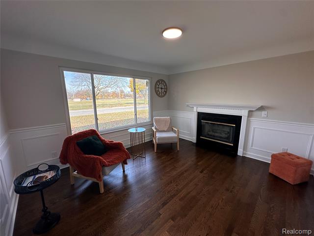 Builiding view eight for 16970 Park, Fraser, MI. 48026