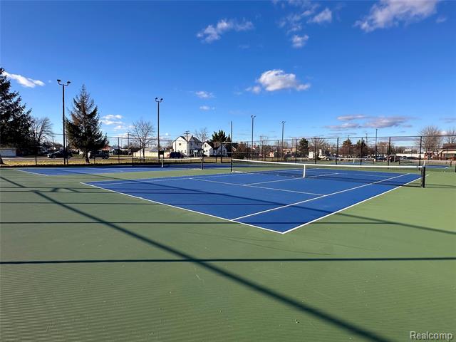 Builiding view fifty two for 16970 Park, Fraser, MI. 48026