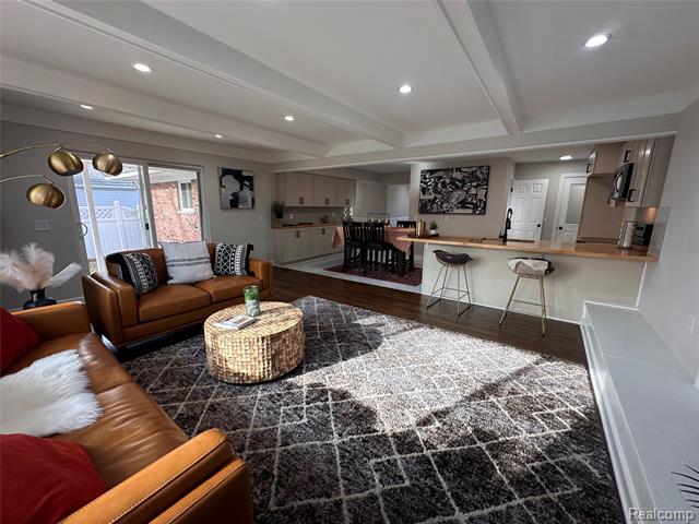 Builiding view nineteen for 16970 Park, Fraser, MI. 48026