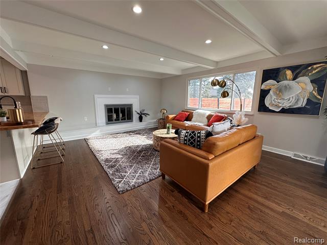 Builiding view seventeen for 16970 Park, Fraser, MI. 48026