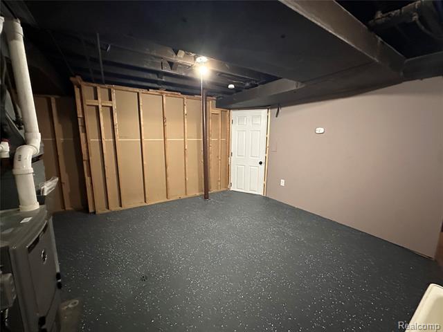 Builiding view thirty eight for 16970 Park, Fraser, MI. 48026