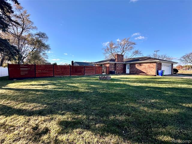 Builiding view three for 16970 Park, Fraser, MI. 48026