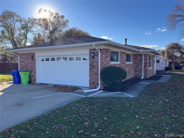 Builiding view two for 16970 Park, Fraser, MI. 48026