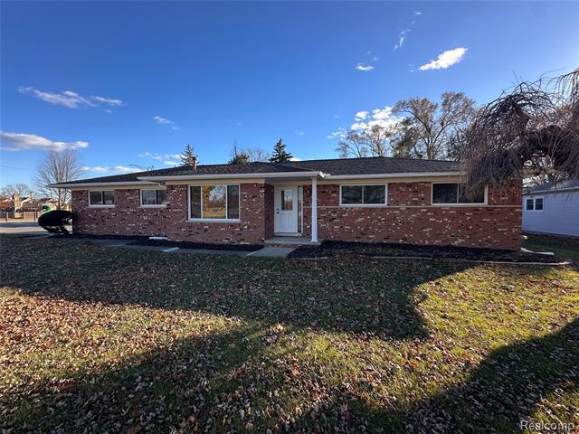 front view for 16970 Park Lane, Fraser, Mi. 48026