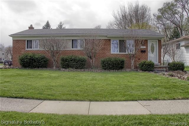 front view for 33615 Viceroy Dr, Sterling Heights, Mi. 48310