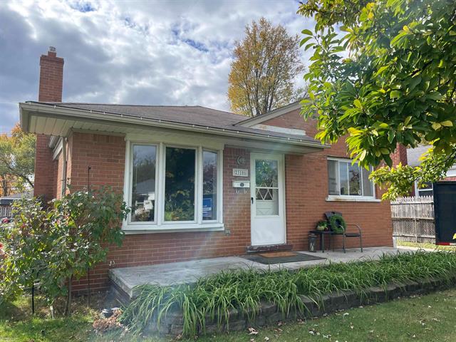 front view for 23106 Beverly, Saint Clair Shores, Mi. 48082