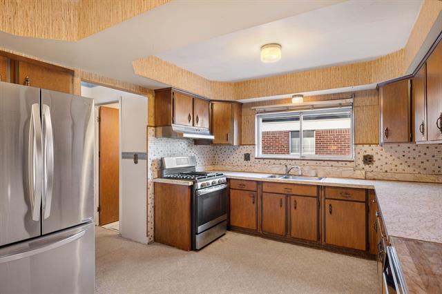 Builiding view eleven for 33538 Somerset, Sterling Heights, MI. 48312