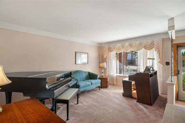 Builiding view five for 33538 Somerset, Sterling Heights, MI. 48312