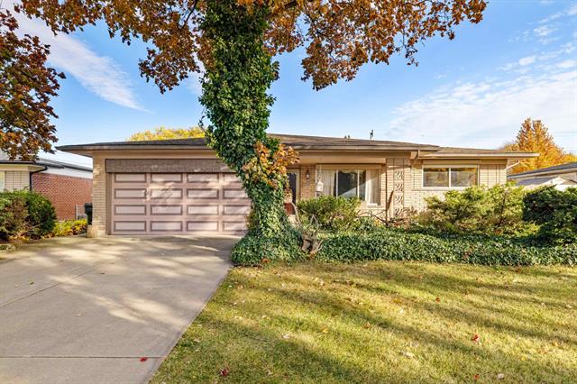 Builiding view one for 33538 Somerset, Sterling Heights, MI. 48312