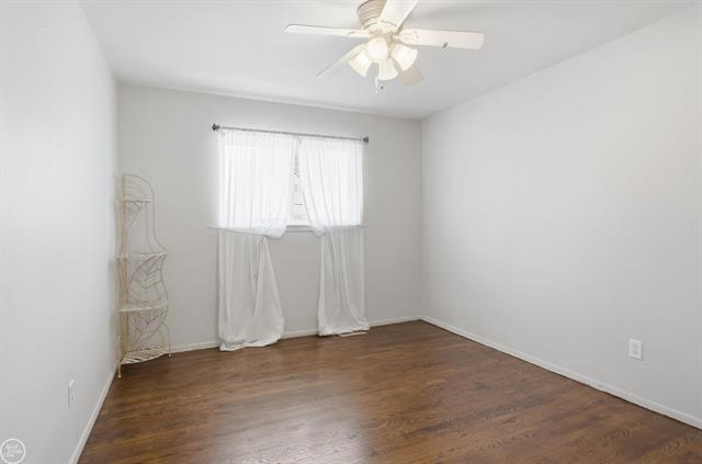 Builiding view eleven for 23824 Lakewood, Saint Clair Shores, MI. 48082