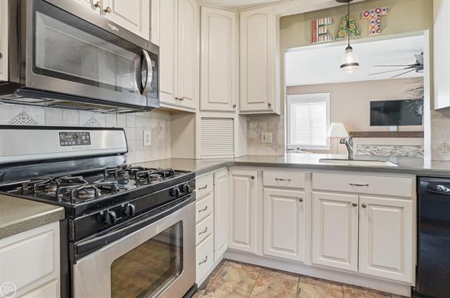 Builiding view six for 23824 Lakewood, Saint Clair Shores, MI. 48082