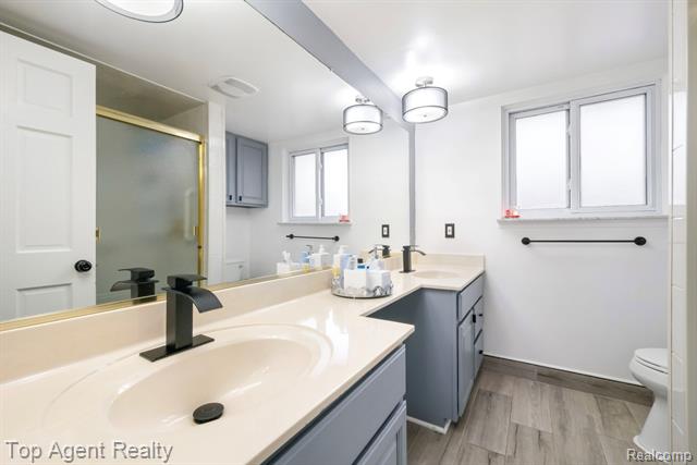 Builiding view twenty six for 33437 Somerset, Sterling Heights, MI. 48312