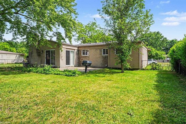 Builiding view fourteen for 5233 Plymouth, Sterling Heights, MI. 48310
