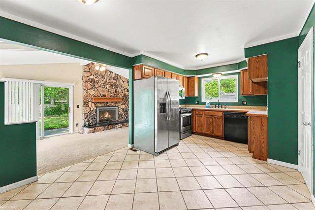 Builiding view six for 5233 Plymouth, Sterling Heights, MI. 48310