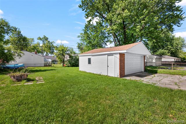 Builiding view thirty seven for 2268 Serra, Sterling Heights, MI. 48310