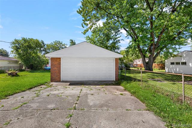 Builiding view thirty six for 2268 Serra, Sterling Heights, MI. 48310