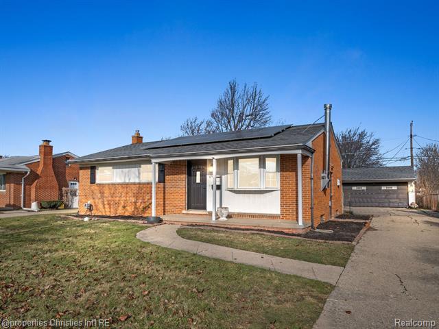 front view for 2147 Parliament Dr, Sterling Heights, Mi. 48310