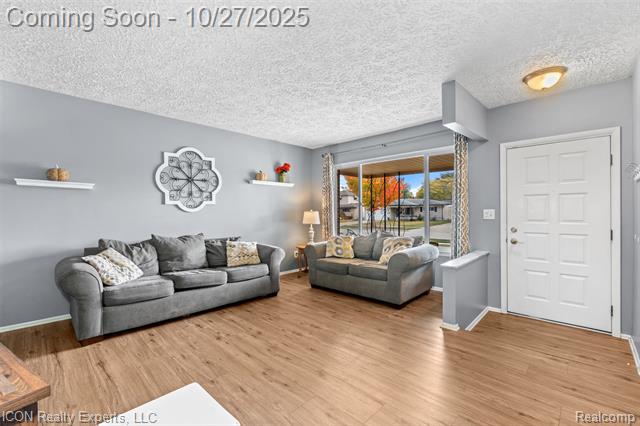 Builiding view eight for 33775 Shelley Lynne, Sterling Heights, MI. 48312