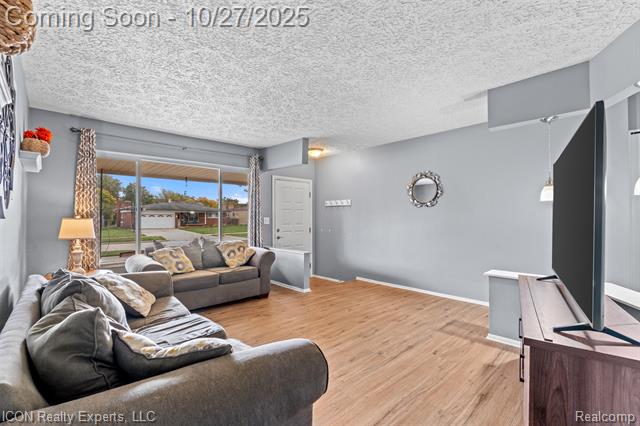 Builiding view seven for 33775 Shelley Lynne, Sterling Heights, MI. 48312