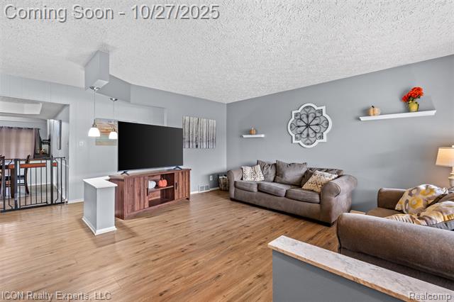 Builiding view six for 33775 Shelley Lynne, Sterling Heights, MI. 48312