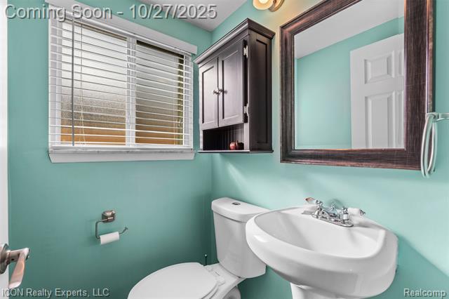 Builiding view twenty four for 33775 Shelley Lynne, Sterling Heights, MI. 48312