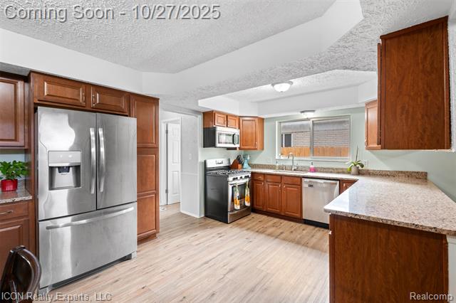 Builiding view twenty one for 33775 Shelley Lynne, Sterling Heights, MI. 48312