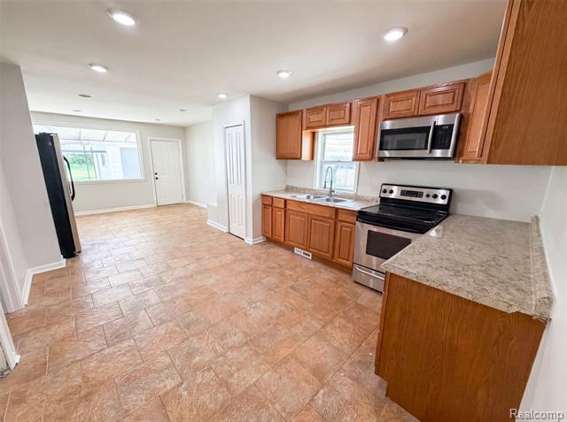 Builiding view one for 5456 Northlawn, Sterling Heights, MI. 48310