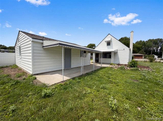 Builiding view seventeen for 5456 Northlawn, Sterling Heights, MI. 48310