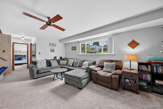 Builiding view eleven for 33879 Brookshire, Sterling Heights, MI. 48312