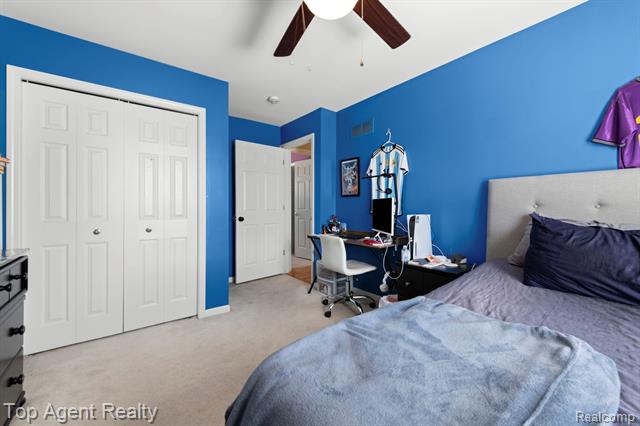Builiding view seventeen for 33780 Stonecrest, Sterling Heights, MI. 48312