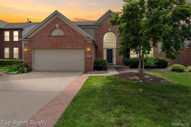 Builiding view thirty five for 33780 Stonecrest, Sterling Heights, MI. 48312