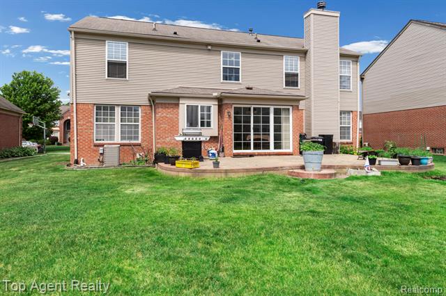 Builiding view thirty for 33780 Stonecrest, Sterling Heights, MI. 48312